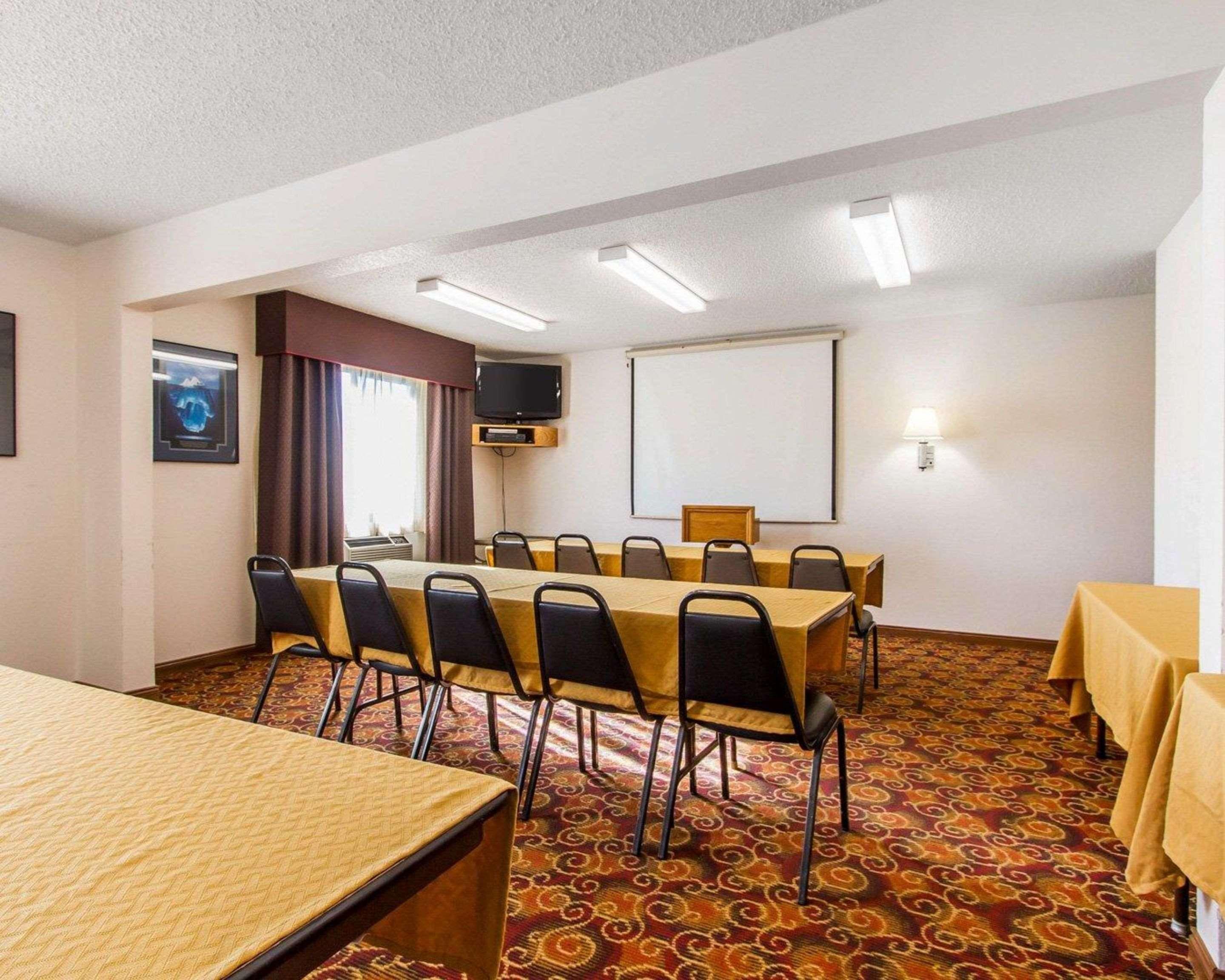 Quality Inn & Suites Ottumwa North Exterior foto
