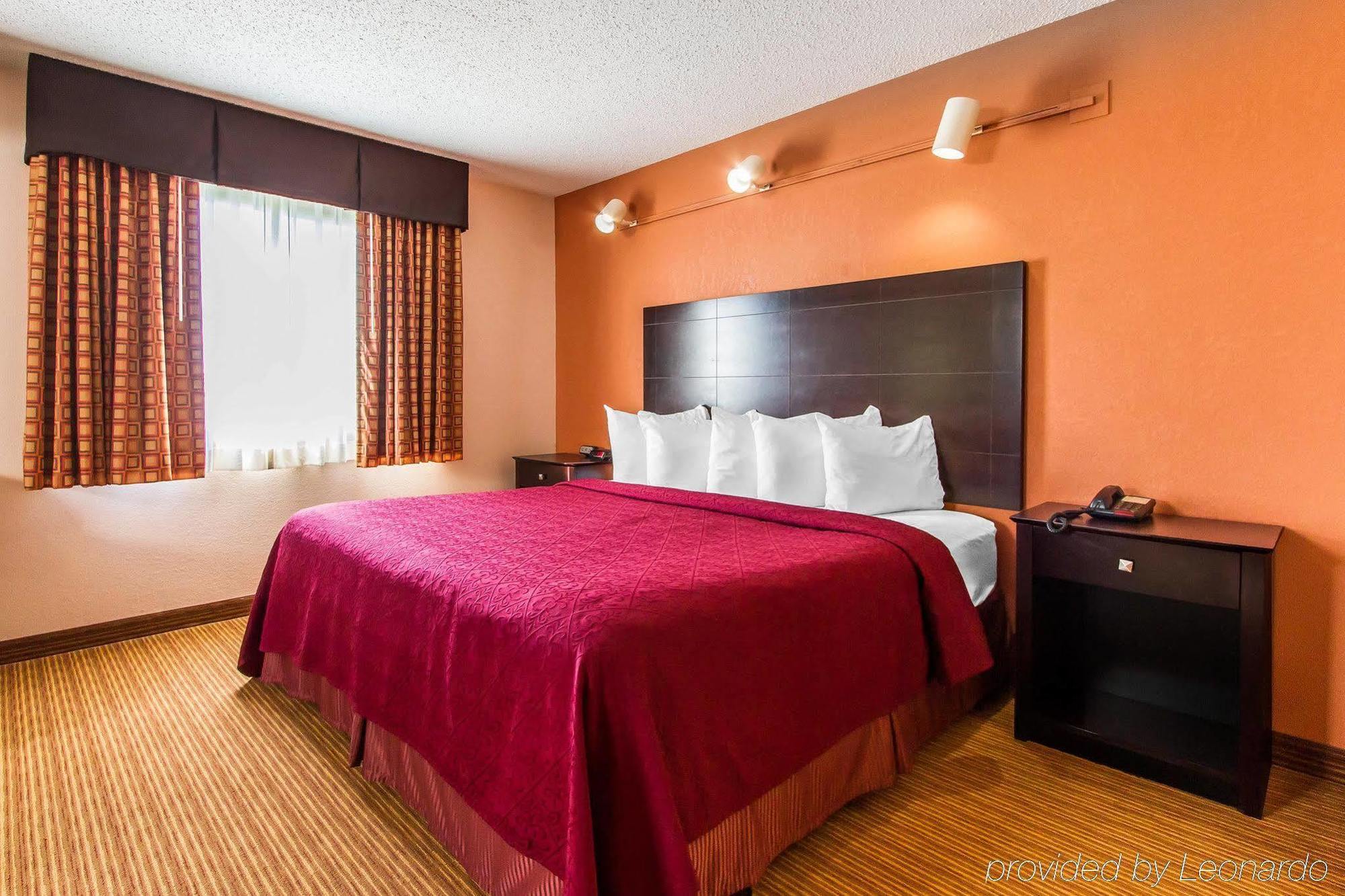 Quality Inn & Suites Ottumwa North Exterior foto